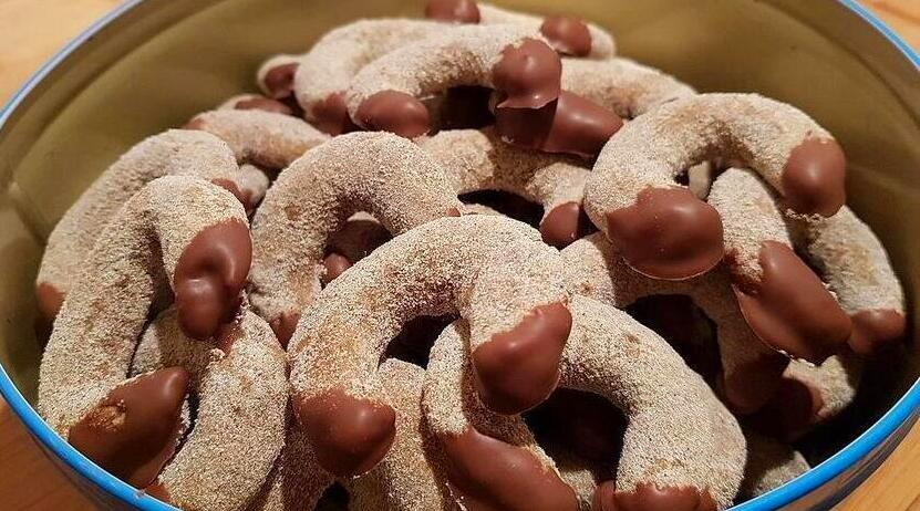 Cappuccino Kipferl se skořicovým cukrem