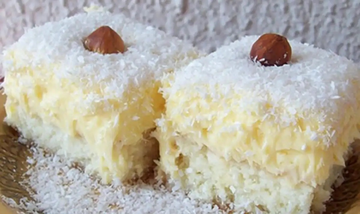 Kokosový koláč s vanilkovým pudinkem – rychlý a chutný recept