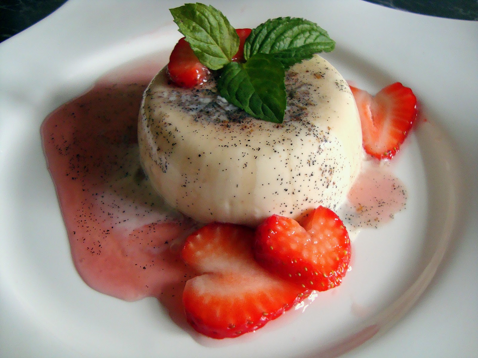 Ovocná panna cotta s pravou bourbon vanilkou