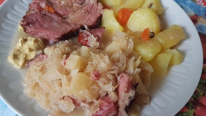 Kysané zelí s uzeným masem