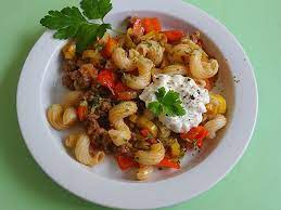 Pikantní pánev s rohlíkovými těstovinami