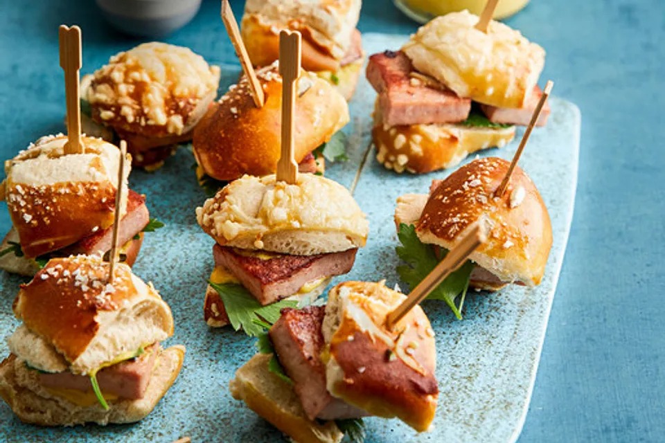 Bavorský burger jako finger food