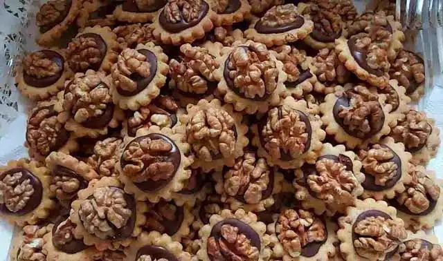 Ischlerské dortíčky s ořechovou náplní – recept