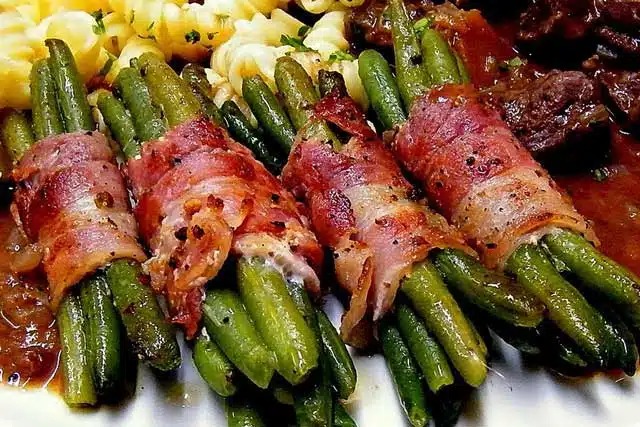 Fazolky v slaninovém kabátku – recept