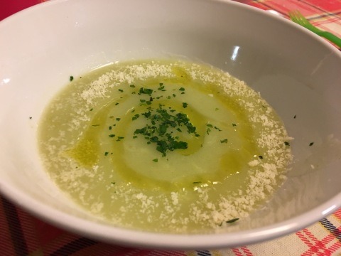 Polévka z brambor a pomazánkového másla