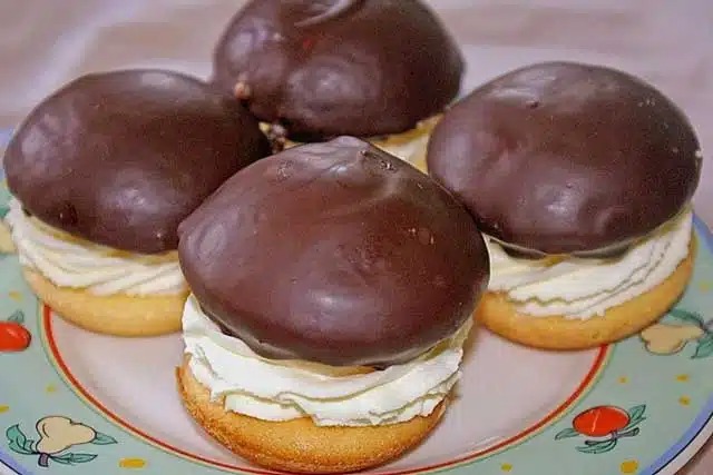 Glazurované koblíky s šlehačkou – recept
