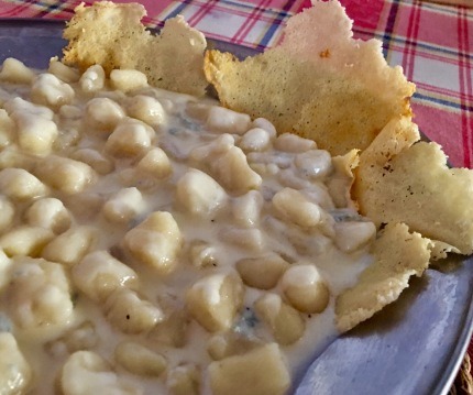 Domácí gnocchi se čtyřmi druhy sýra