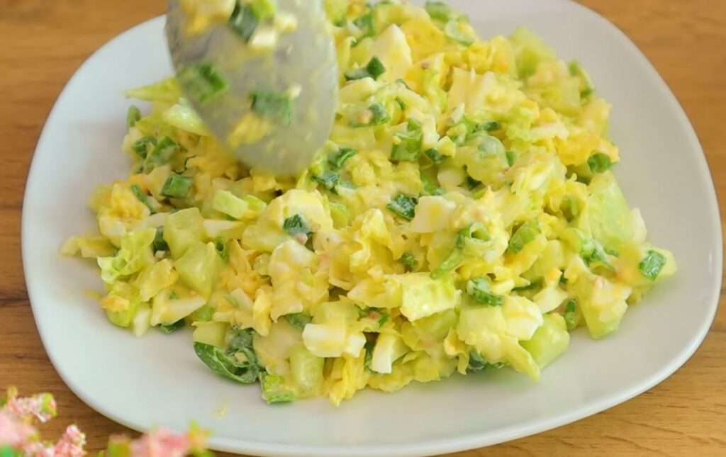 Zdravý salát, který byste měli jíst každý týden: dobrý, bohatý na bílkoviny a chutný | Pouze 240 kcal!