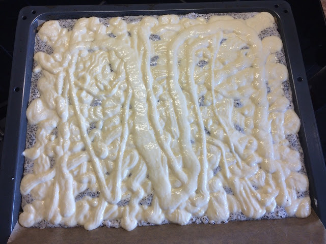 Makový tvarohový koláč