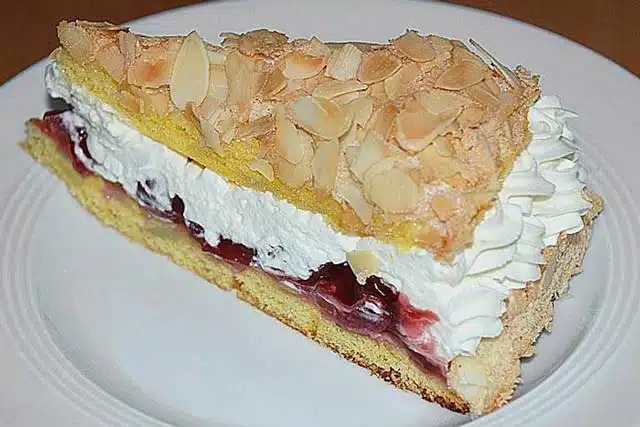 Nebeský dort s višněmi – jednoduchý recept