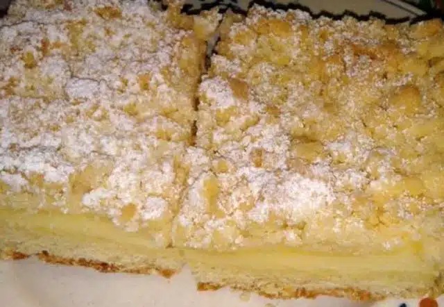 Výborný koláč s drobenkou a pudinkem – recept