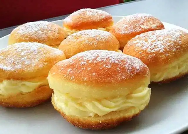 Lahodné berlínské koblihy s vanilkovým krémem – recept