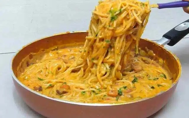 Houby a špagety z pánve – recept