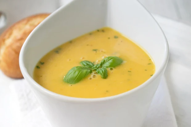 Mrkvovo-bramborová polévka