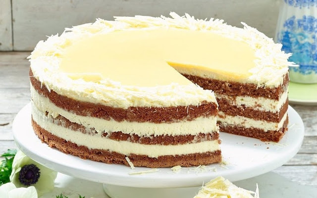 Bílý dort s likérem z vajec