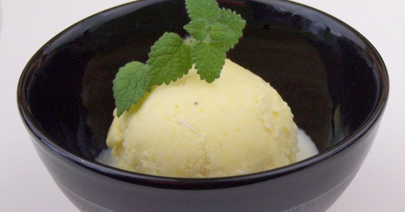 Mangovo-banánová zmrzlina s citronovou trávou