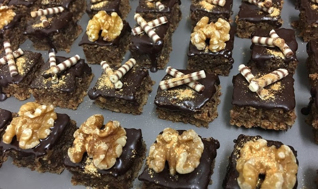 Čokoládové mandlové řezy