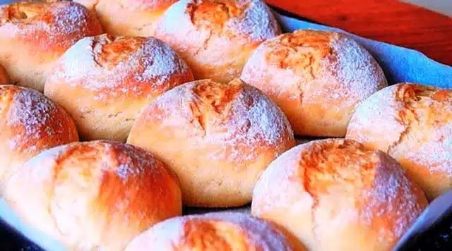Recept na rohlíky jako od pekárny během pár minut!