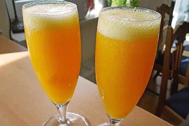 Recept na Bellini koktejl