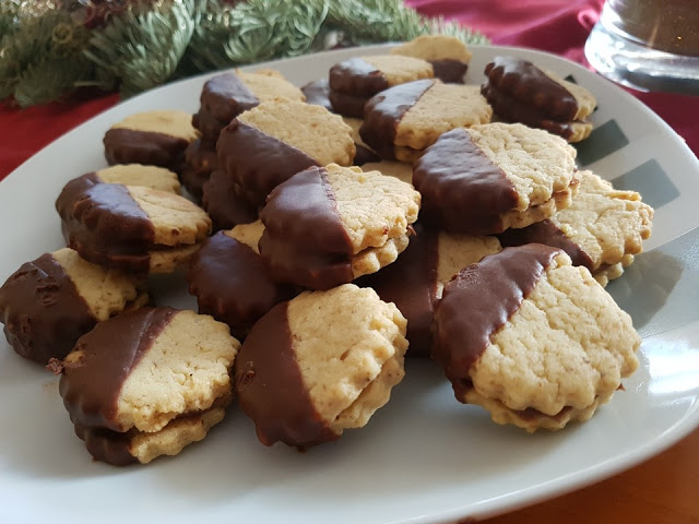 Lískooříškové nugátové cukroví