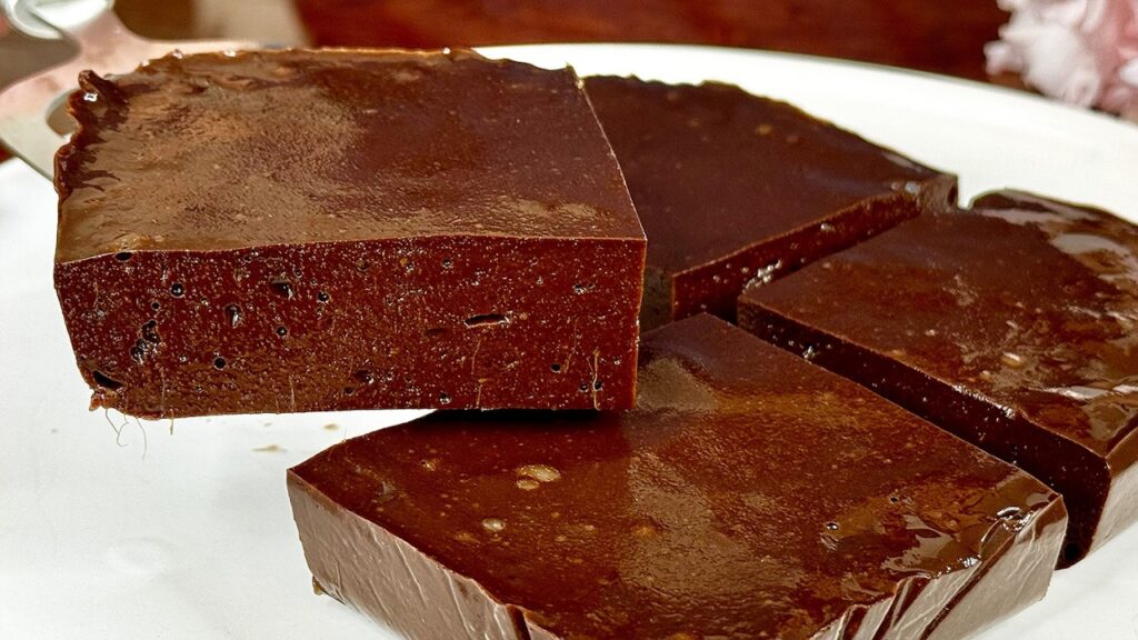 To je nejzdravější čokoládový brownie, jaký jsem kdy mohl udělat, 2 ingredience, 5 minut a 160 kalorií!