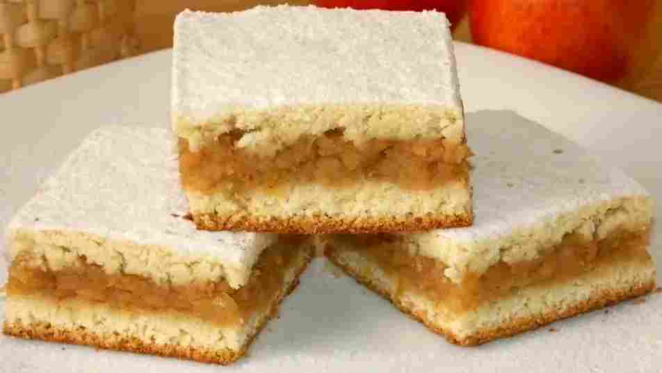 Babiččin jablečný koláč z plechu, kterému nikdo neodolá!