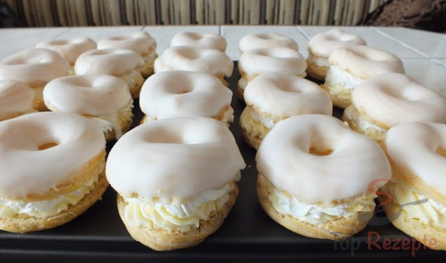 Věneček s pudinkovou náplní