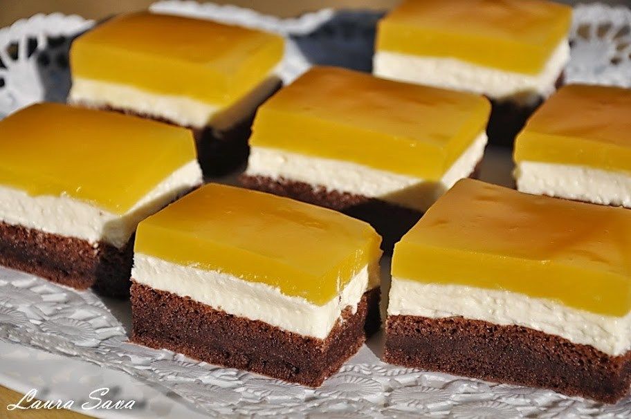 Skvělý FANTA koláč s tvarohovou náplní: Kdo ho neochutná, může toho litovat!