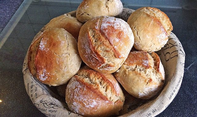 Rohlíky, dokonalé jako od pekaře