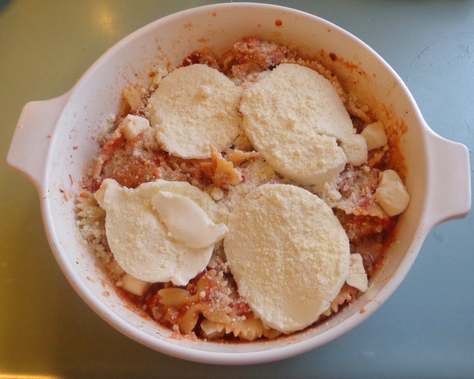 Italský těstovinový nákyp s klobásou