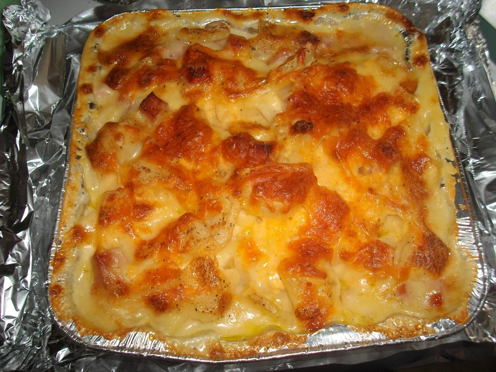 Zapečené brambory se šunkou