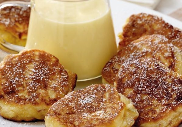 Jablečné lívanečky s vanilkovou omáčkou