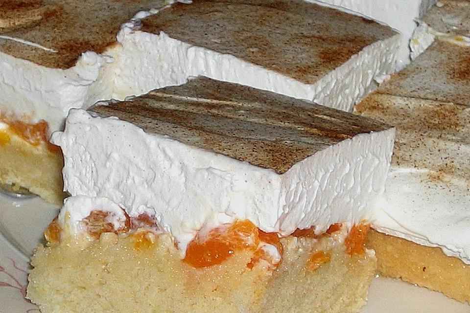 Fantakuchen s mandarinkami a zakysanou smetanou