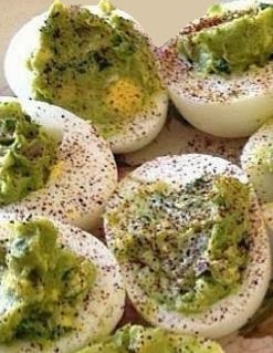 Vejce plněná avokádem