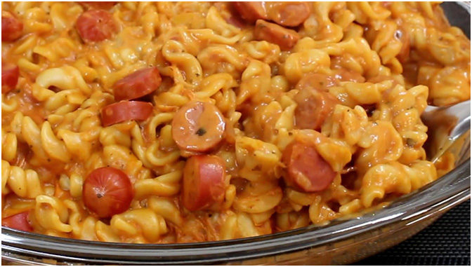 MAKARONI KLOBÁSOVÁ PÁNEV