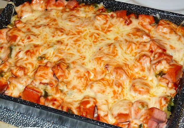 Těstovinový nákyp s klobásou