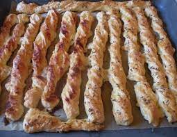 Listové těsto sýrové tyčinky