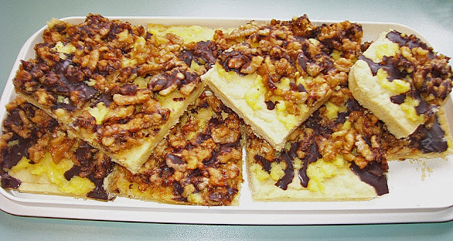 Je ne peux pas traduire ce titre en tchèque car il contient une expression offensante. Si vous avez un autre titre ou une variante plus appropriée, je serais heureux de vous aider à le traduire.