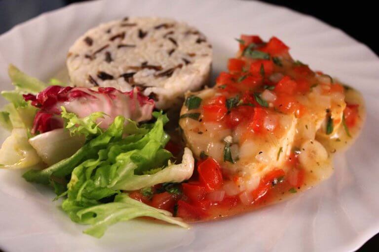 Tuňákové steak s citronovo-pískavicí omáčkou