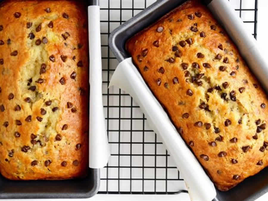 Banánový koláč s kousky čokolády s Thermomixem