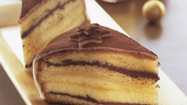 Vánoční roláda s marcipánem