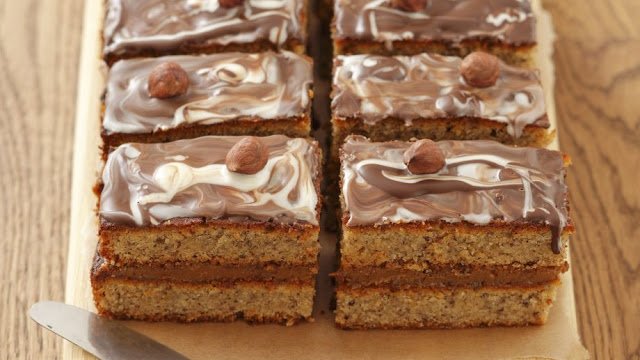 Ořechový toffee koláč