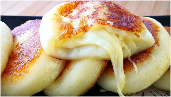 BRAMBOROVÉ KULIČKY PLNĚNÉ ROZPEČENÝM SÝREM, JEDNODUŠE VYNIKAJÍCÍ!