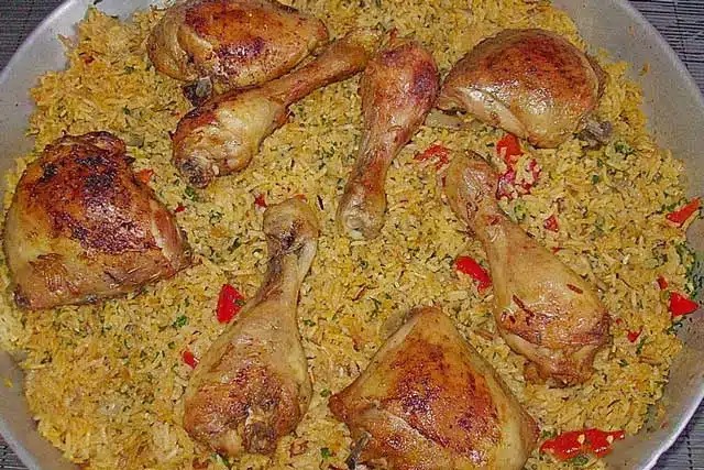 Pečené kuřecí stehno s rýží z trouby – recept