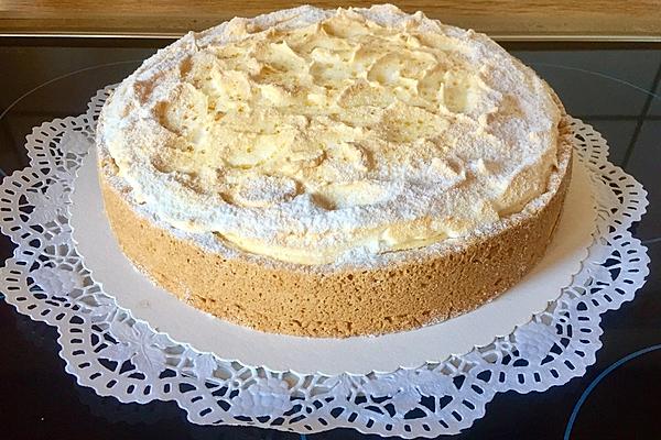 Sníhovo-sýrový koláč se zakysanou smetanou