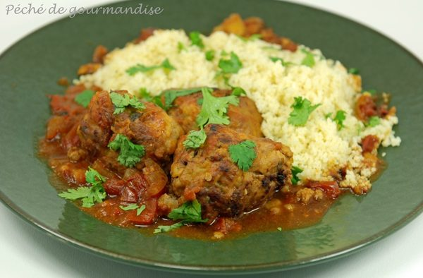 Tajine z masových kuliček s rajčaty a koriandrem