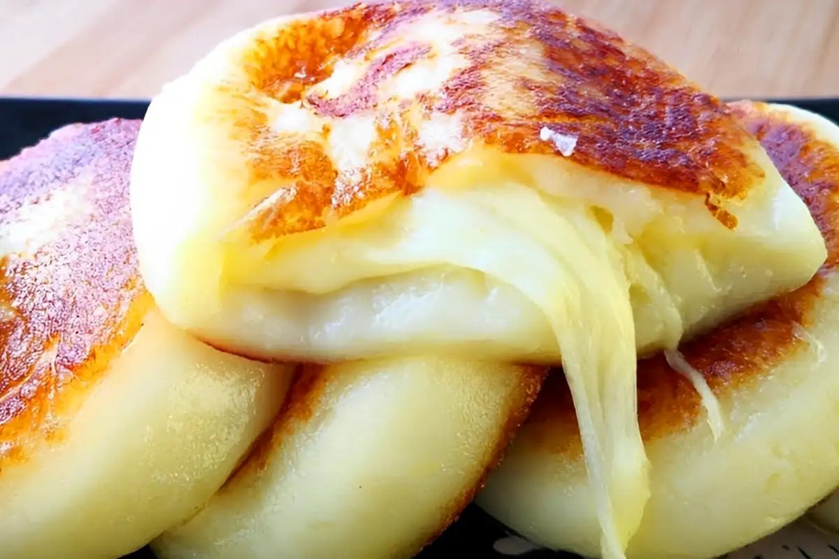 Bramborové placičky plněné taveným sýrem – recept