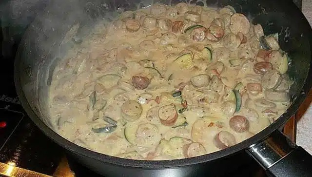 Jednoduchý recept na klobásové nudličky