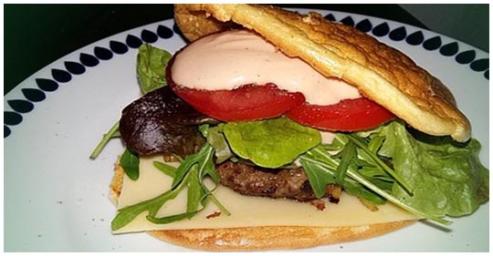 Nízkosacharidové hamburgerové bulky (Oopsies)