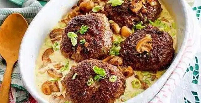 Pečené karbanátky se smetanovými houbami